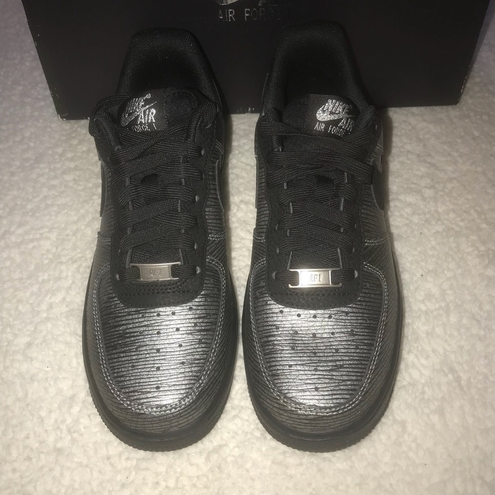 Nike Air Force 1 ‘07 Premium silver sneakers - Picture 8 of 8